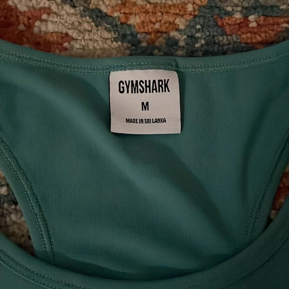 Gymshark woman’s training top - medium new - Picture 4 of 5
